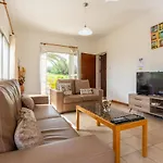 Yiangos House * Neo Chorio