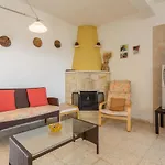 Yiangos House * Neo Chorio