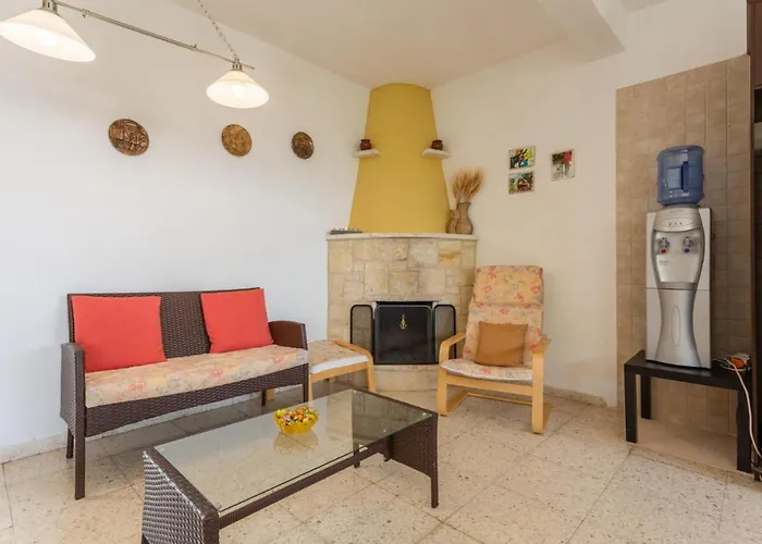 Yiangos House * Neo Chorio