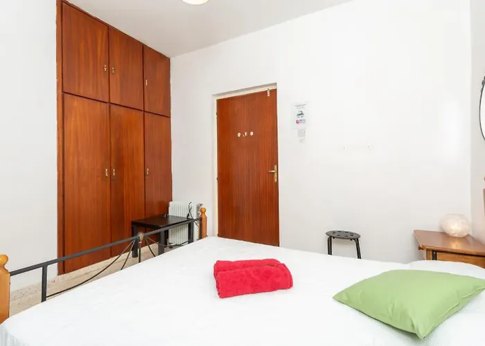 Vila Yiangos House *